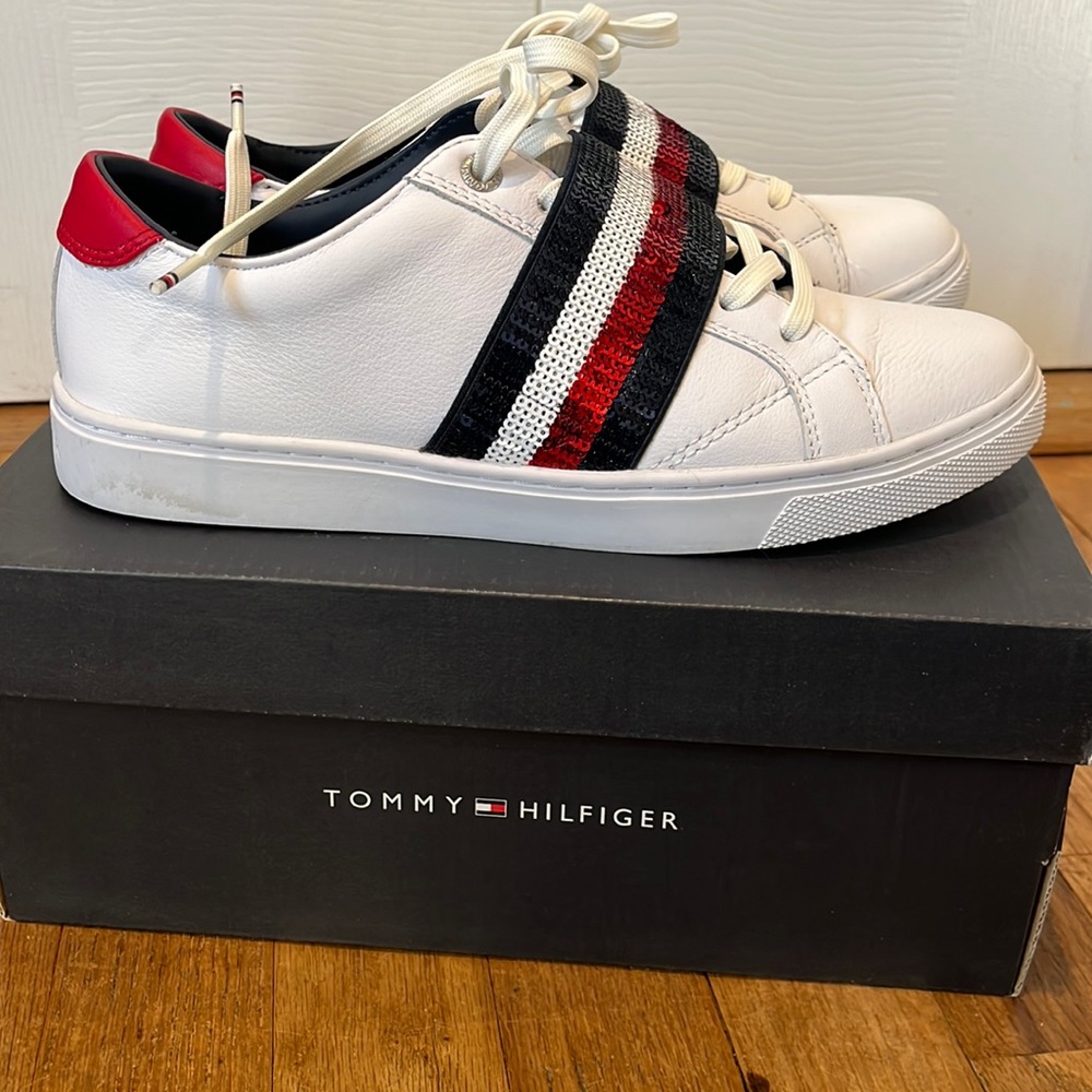 Tommy Hilfiger sneakers size 7.5